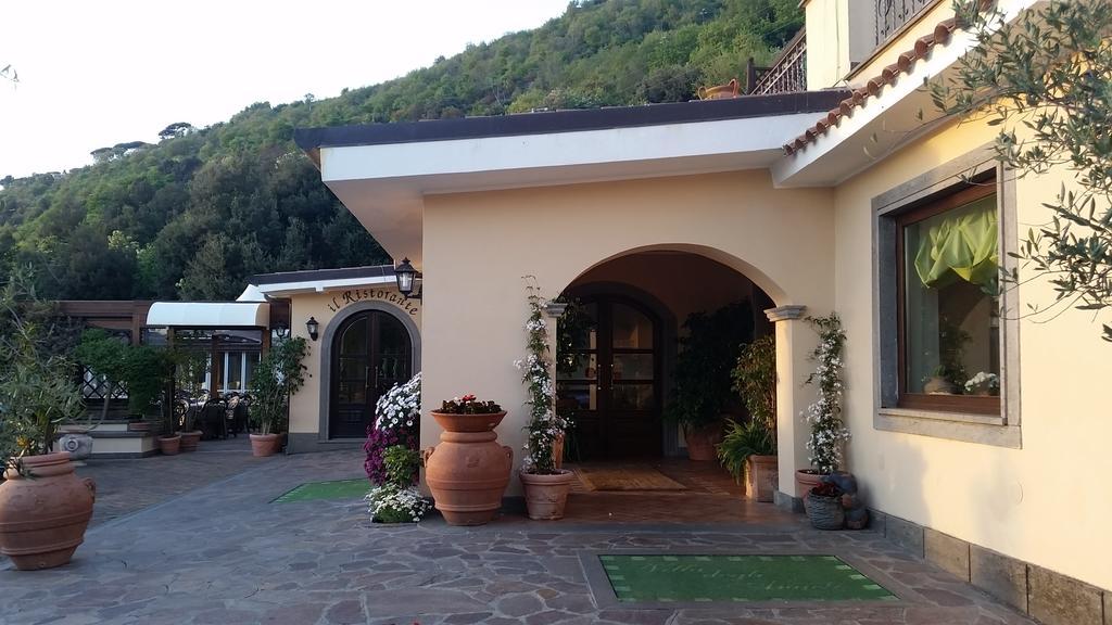 Hotel Villa Degli Angeli Castel Gandolfo Exteriör bild