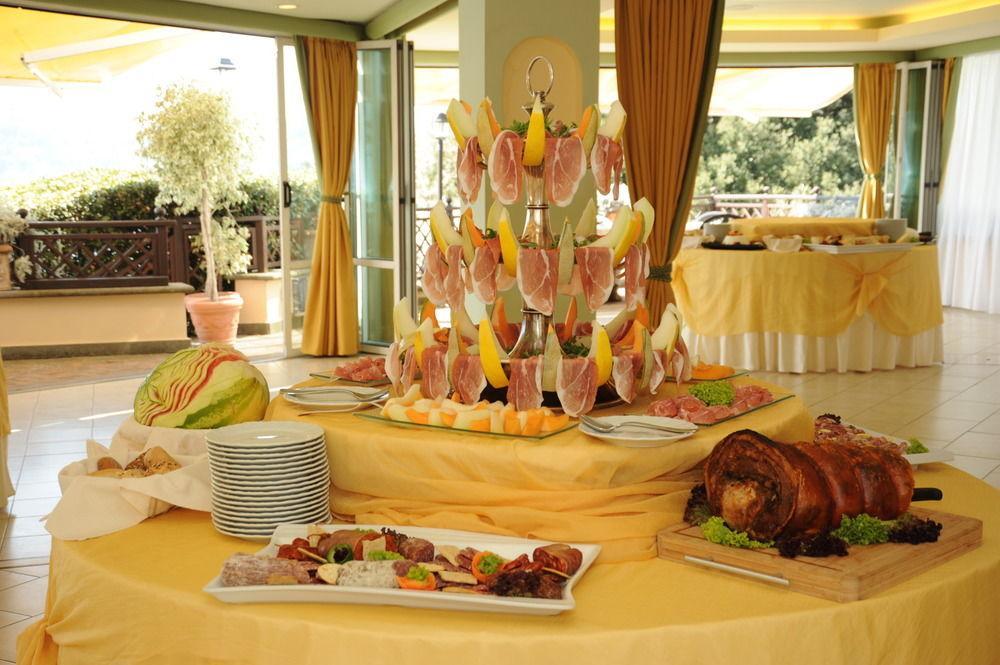 Hotel Villa Degli Angeli Castel Gandolfo Exteriör bild