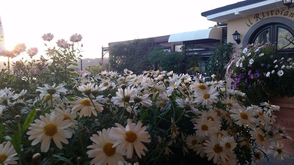 Hotel Villa Degli Angeli Castel Gandolfo Exteriör bild