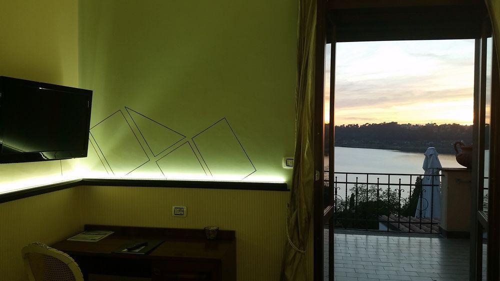 Hotel Villa Degli Angeli Castel Gandolfo Exteriör bild