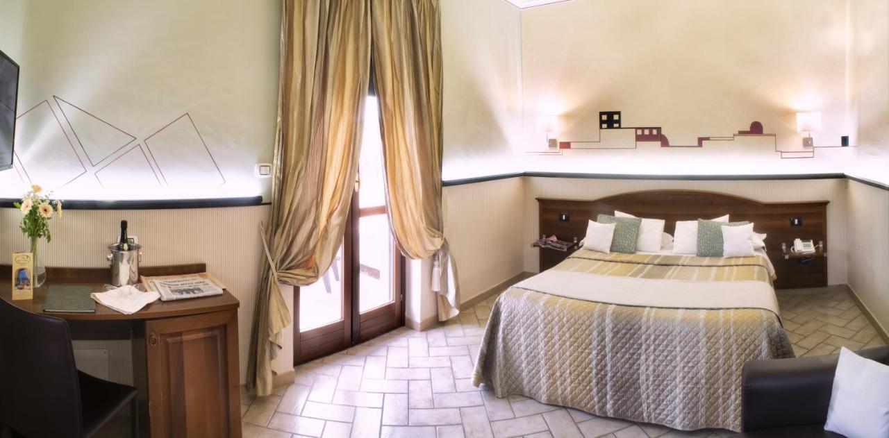Hotel Villa Degli Angeli Castel Gandolfo Exteriör bild